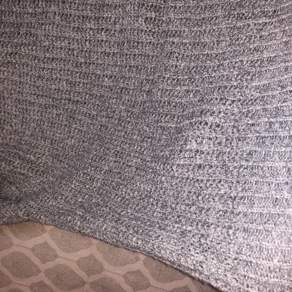 Hooked Up by IOT woven/knit oversized V-neck sweater-size large NWOT - Picture 5 of 5